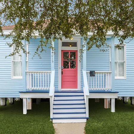 Cozy Sea Breeze Bungalow - 2 Mins To The Beach Galveston Bagian luar foto