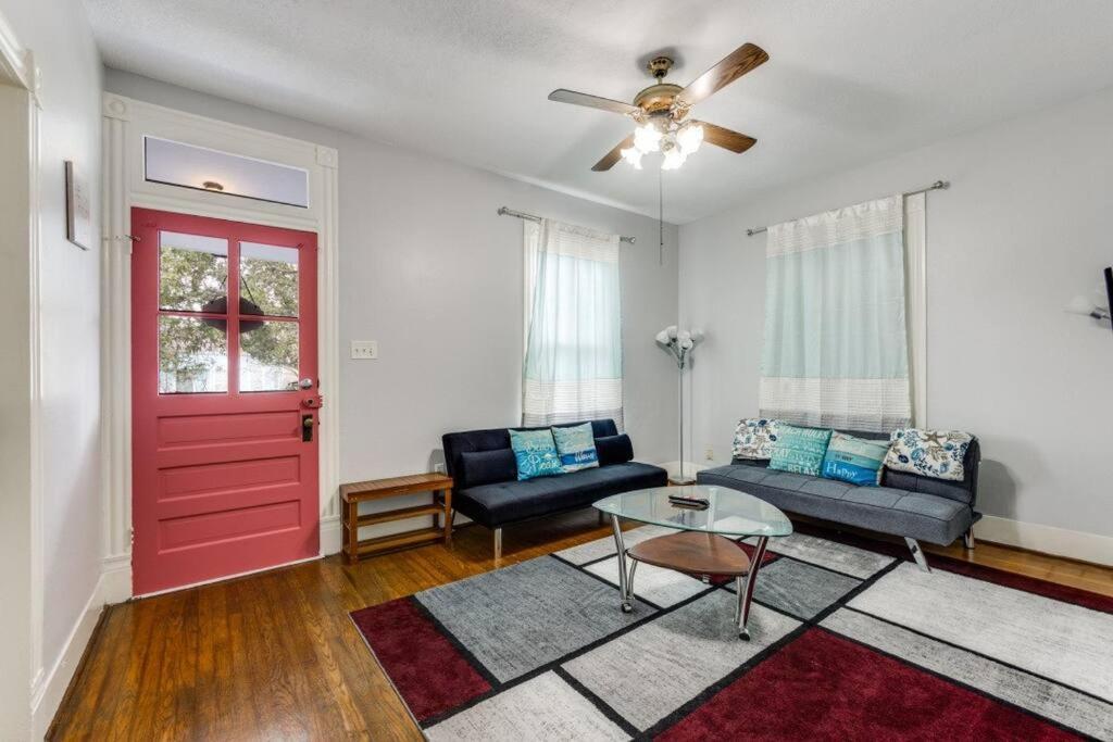 Cozy Sea Breeze Bungalow - 2 Mins To The Beach Galveston Bagian luar foto