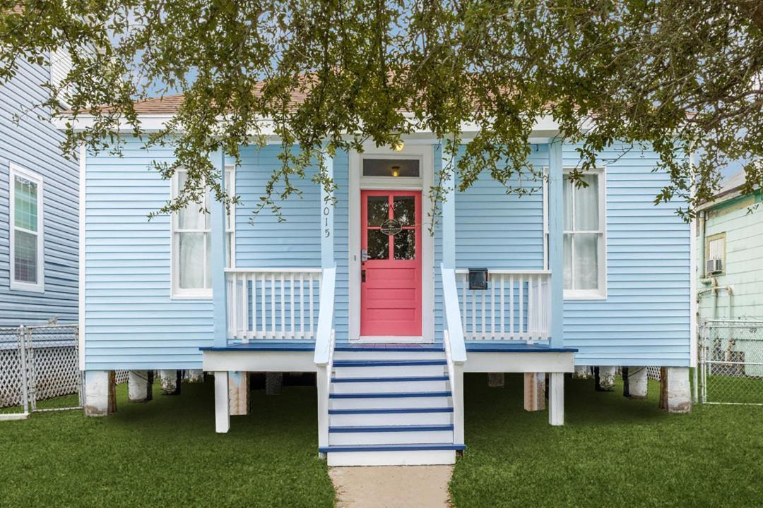 Cozy Sea Breeze Bungalow - 2 Mins To The Beach Galveston Bagian luar foto